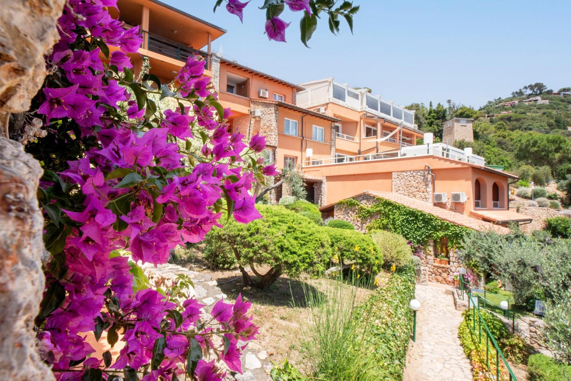 Boutique Hotel Torre Di Cala Piccola Porto Santo Stefano Kültér fotó