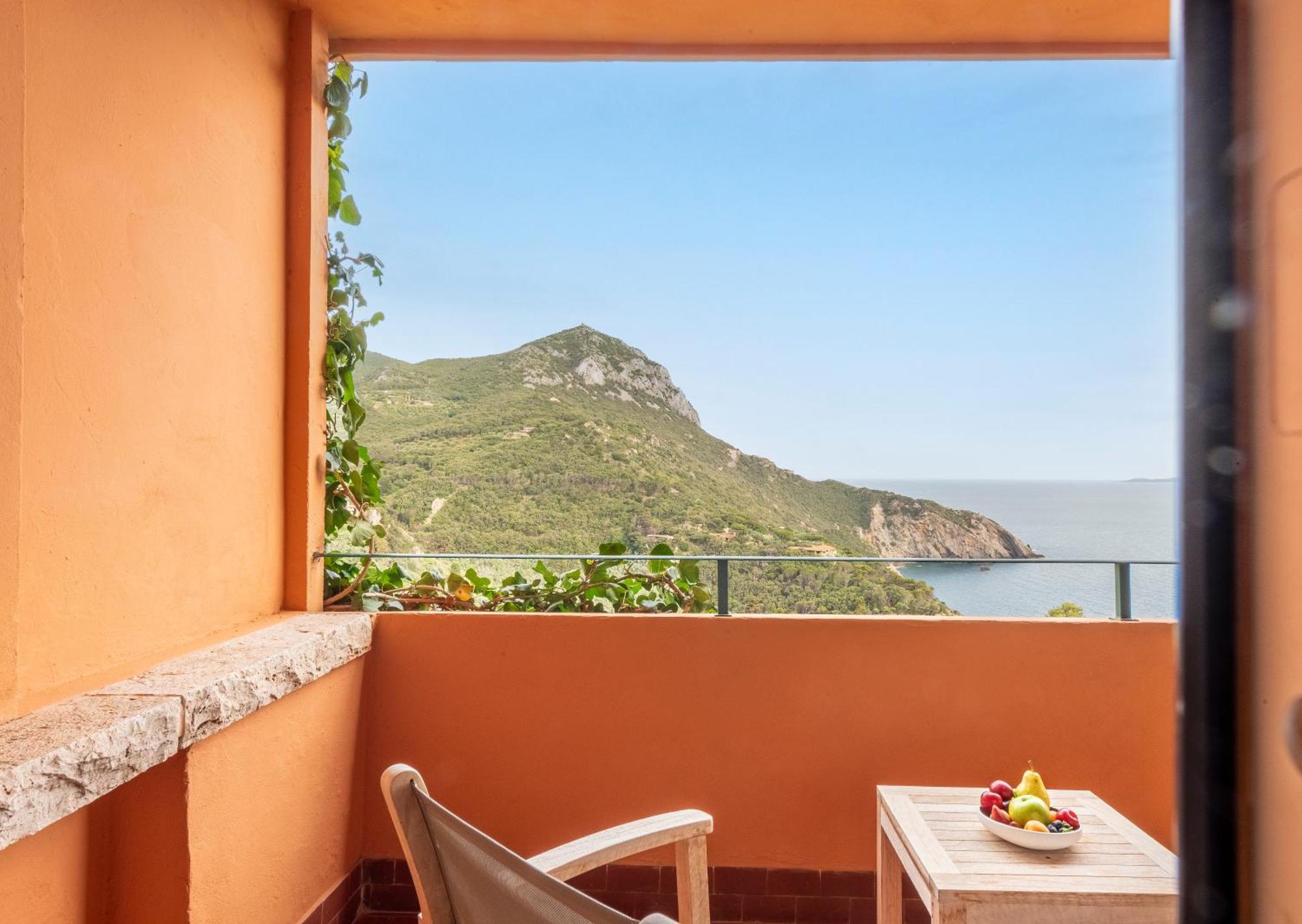 Boutique Hotel Torre Di Cala Piccola Porto Santo Stefano Kültér fotó
